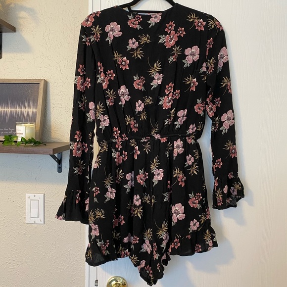 One clothing floral romper - Picture 4 of 6